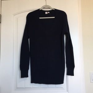 Navy gap sweater